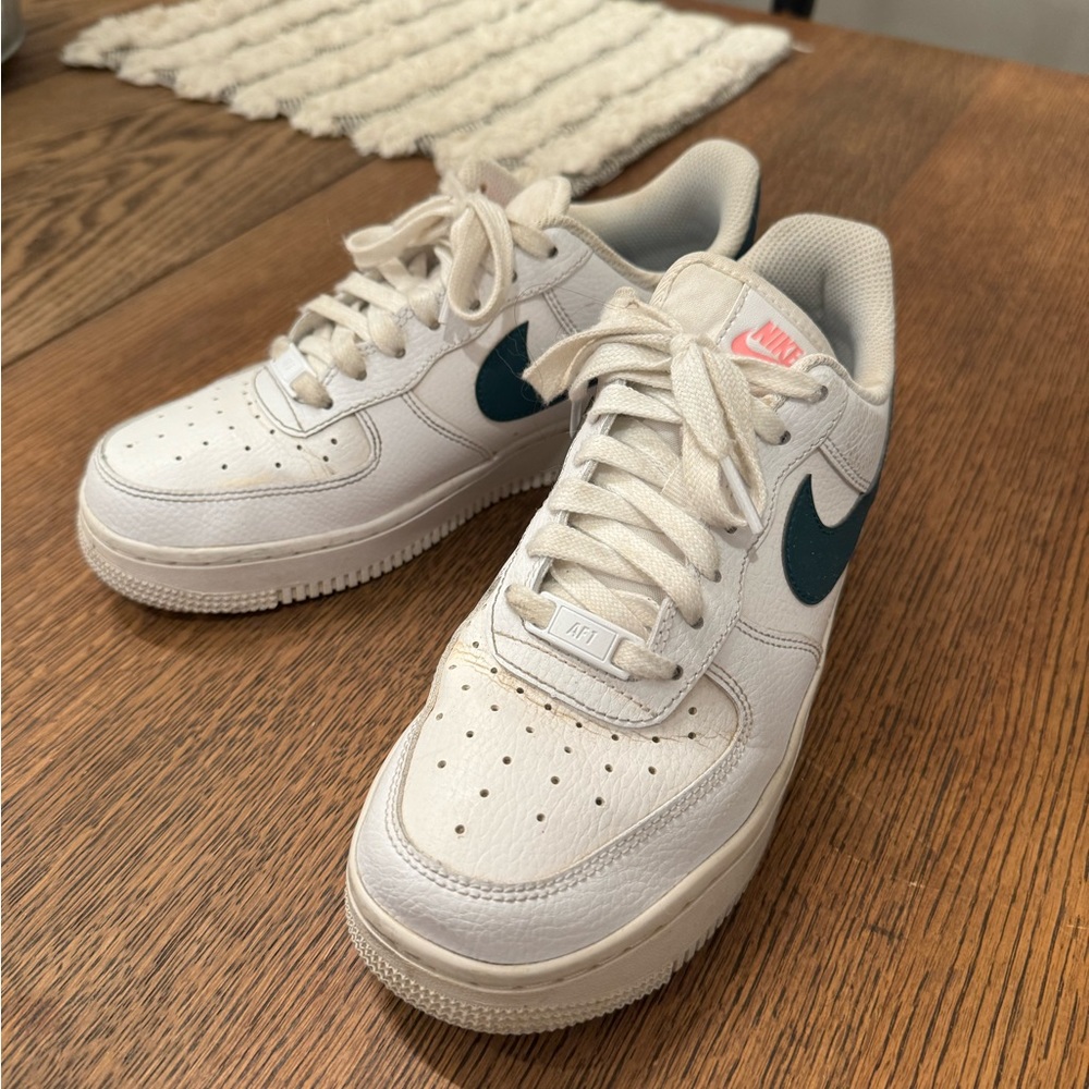 Cute Air Force 1, size 7 women’s